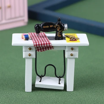 1 шт. Миниатюрная мебель для кукольного домика, швейная машинка из смолы с ножницами для нарезки ниток, модельные аксессуары, имитирующая швейную машину для Деревообработки